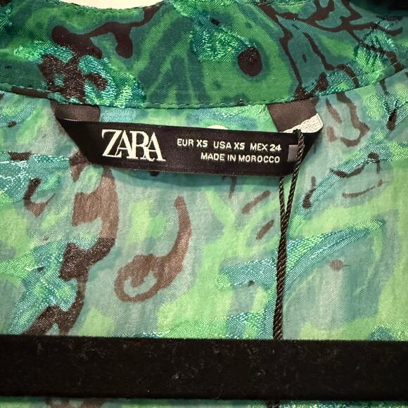 NWT Zara Green Paisley Ruffled Neck  Jacquared Long Sleeve Blouse Size XS - Picture 9 of 12